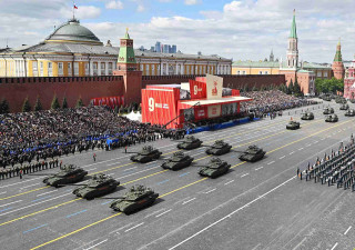 Министр обороны Индонезии отметил важность Парада Победы в Москве
