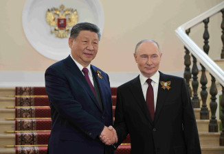 Путин встретил иностранных лидеров в Кремле